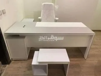 مكتب اداري manager office مكتب مدير بسايد جانبي و ترابيزة ضيافه خشب mdf اسباني مستورد عالي الجوده