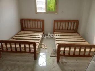 سرير خشب زان أحمر بالمله