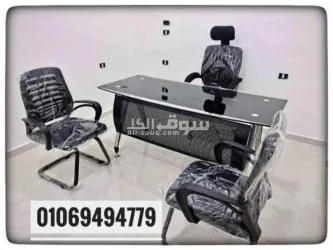غرفه مكتبيه مكونه من مكتب زجاج سيكوريت شاسيه معدن