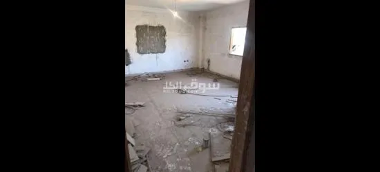 شقة للبيع بالنزهة الجديدة و السعر مفاجأة