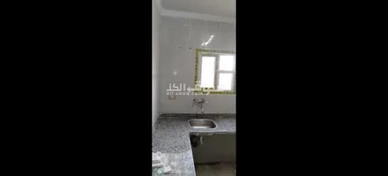 شقة للبيع عالشارع الرئيسى مباشرة 175متر 4غرف - 3