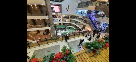 محل للبيع بمول اركاديا كورنيش النيل أمام ممشى اهل مصر