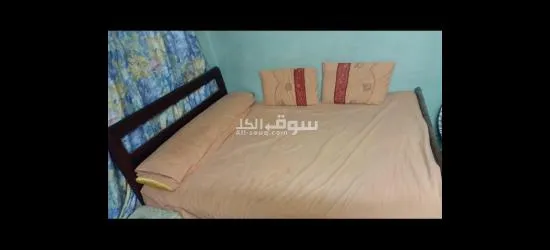 سرير خشب زان بالملل ومرتبتين قطن وتسريحه ودولاب للبيع - 3