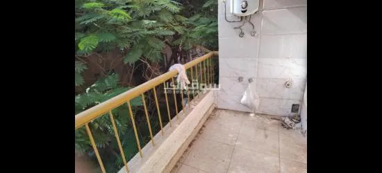 مدينة ٦ أكتوبر الحى 11 المنطقة 8 على الشارع الرئيسي والنادى موقع متميز جدآ قريبآ من الجامعة