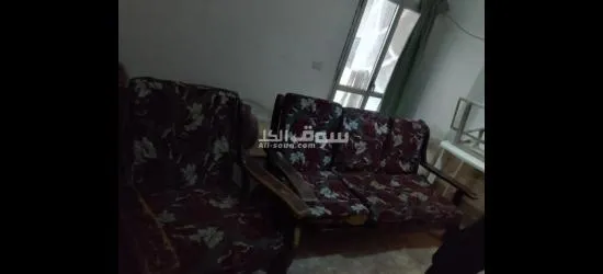 انتريه خشب زاان كنبه واربع كراسي كامل الشلات بحاله جيده السعر 2500ج