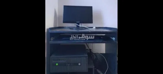 ترابيزة كمبيوتر بحالة متوسطة