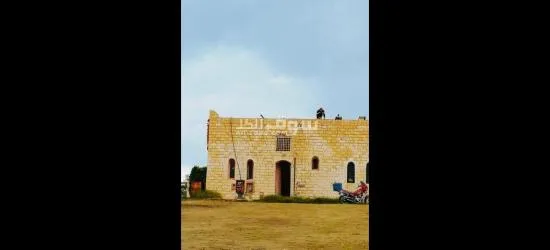 المحل يقع في مارينا العلمين مارينا 1