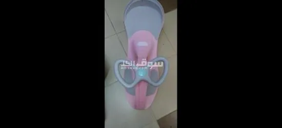 عربيه بلازما للاطفال لم تستخدم بحاله جيده للغايه وتسير بمفردها