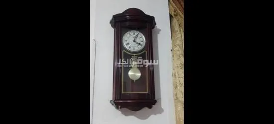 ساعة علي الطراز السويسري للبيع