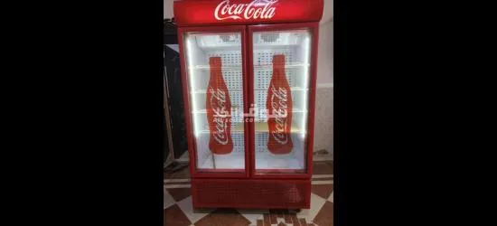 ثلاجة عرض