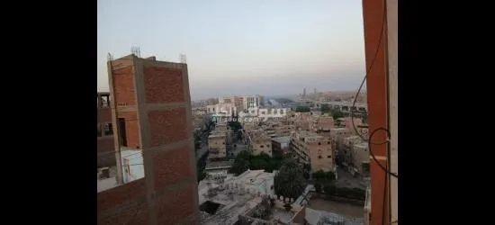 للبيع شقة ١١٠متر موقع متميز غير مجروحه نهائى خطوتين لمترو كلية الزراعه والكورنيش وجهه بحرى - 3