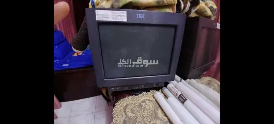 شاشة كمبيوتر بحالة جيدة