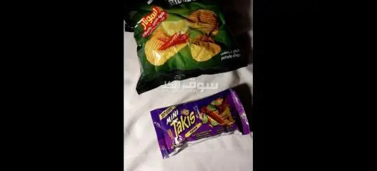عمال انتاج بمصنع مواد غذائيه