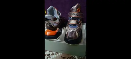 كوتش LV
